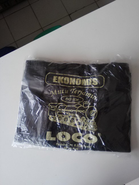 Kantong Plastik Loco Ekonomis Hitam 40 (50 pcs)